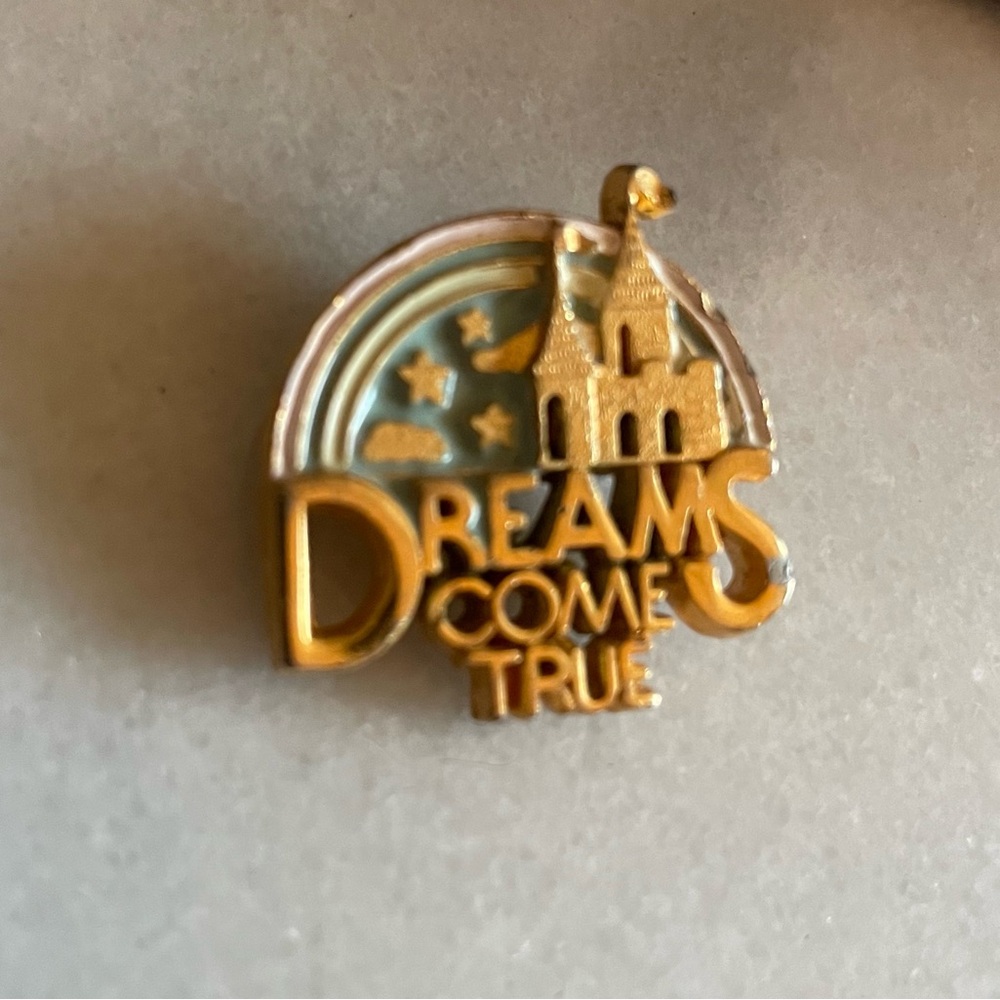 Disney pin ‘81. Dreams come true. Vintage.